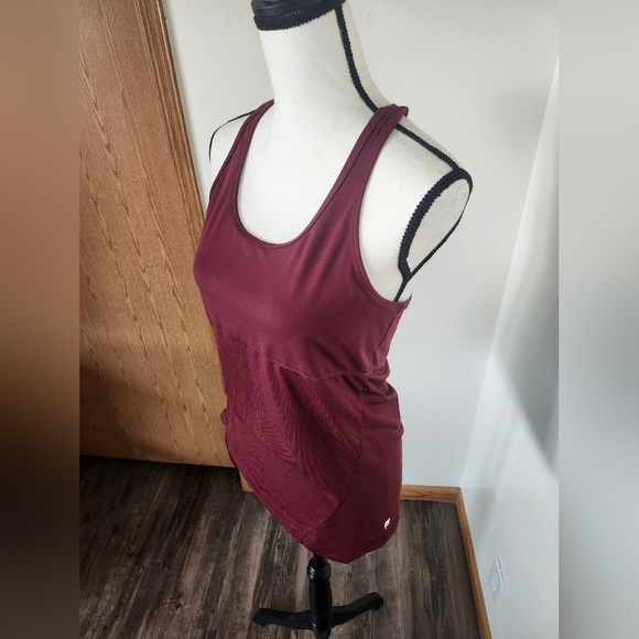 Fabletics Burgundy Racerback Active Tank Top Shirt *Read Size* - Picture 5 of 6
